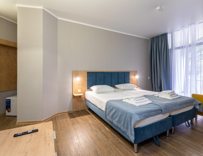 Полулюкс 4-местный 2-комнатный евро полулюкс "Бриз" - Санаторий «МВО-Сухум»