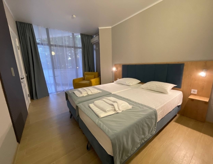 Семейный 4-местный 2-комнатный евро коннект семейный "Бриз" - Санаторий «МВО-Сухум»