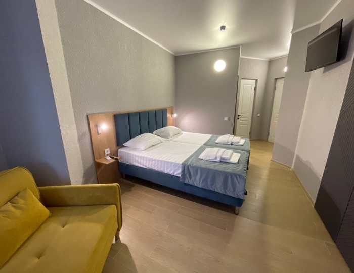 Семейный 4-местный 2-комнатный евро коннект семейный "Бриз" - Санаторий «МВО-Сухум»