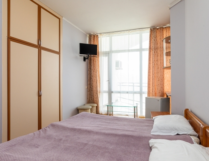 Улучшенный 2-местный 1-комнатный улучшенный номер с кондиционером в корпусе "Бриз" - Санаторий «МВО-Сухум»