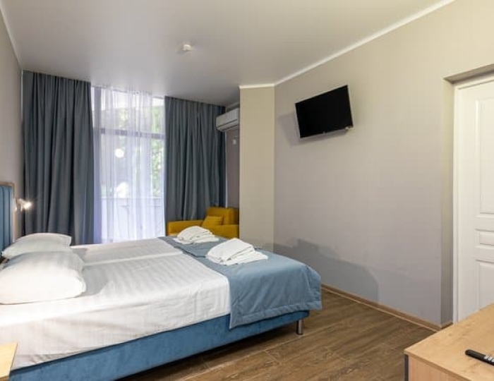 Люкс 4-местный 2-комнатный евро люкс "Бриз" - Санаторий «МВО-Сухум»